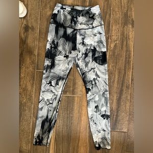 Women’s Nike athletic leggings, size small